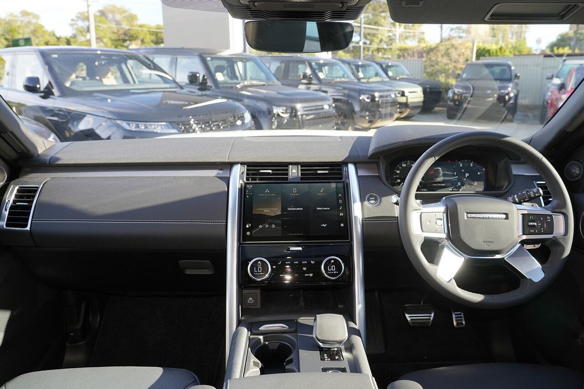 2025 Land Rover Discovery D350 Dynamic SE Series 5