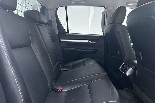 2021 Toyota Hilux SR5 GUN126R 4X4 thumb-11