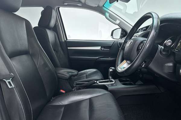 2021 Toyota Hilux SR5 GUN126R 4X4 thumb-12
