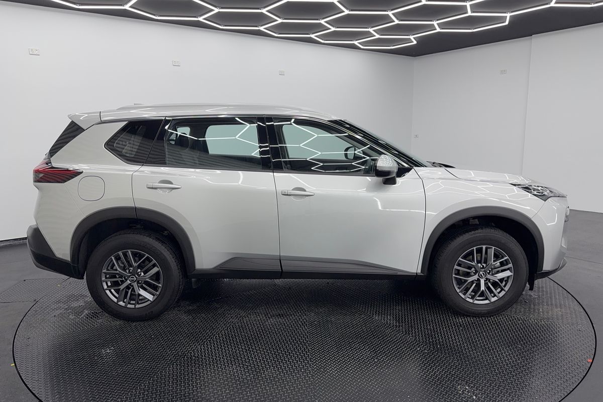 2023 Nissan X-TRAIL ST T33