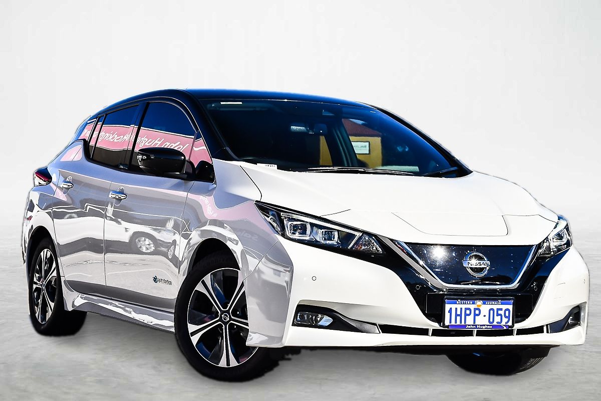 2022 Nissan LEAF ZE1