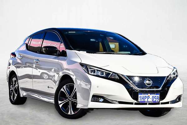 2022 Nissan LEAF ZE1