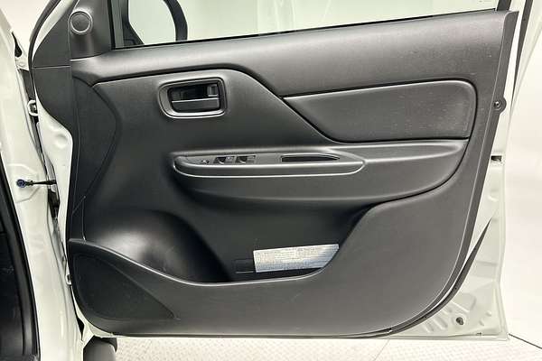 2024 Mitsubishi Triton GLX MR 4X4 thumb-17