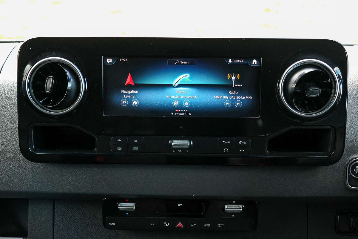 2020 Mercedes-Benz Sprinter 419CDI VS30 MWB Low Roof image 19
