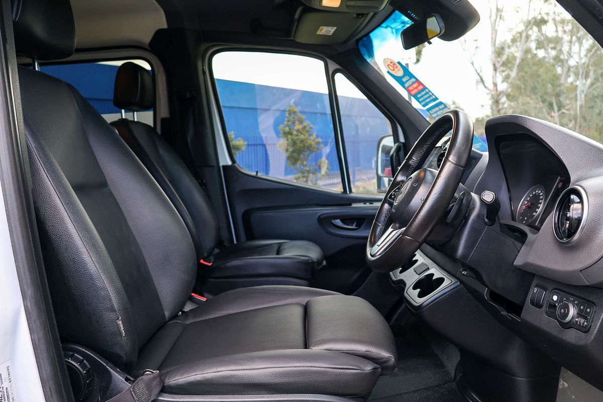 2020 Mercedes-Benz Sprinter 419CDI VS30 MWB Low Roof image 27
