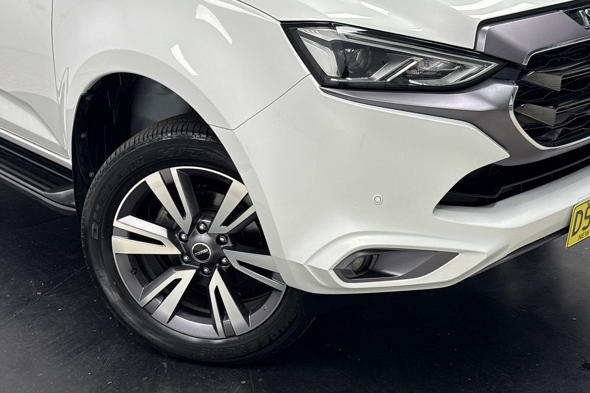 2022 Isuzu MU-X LS-T