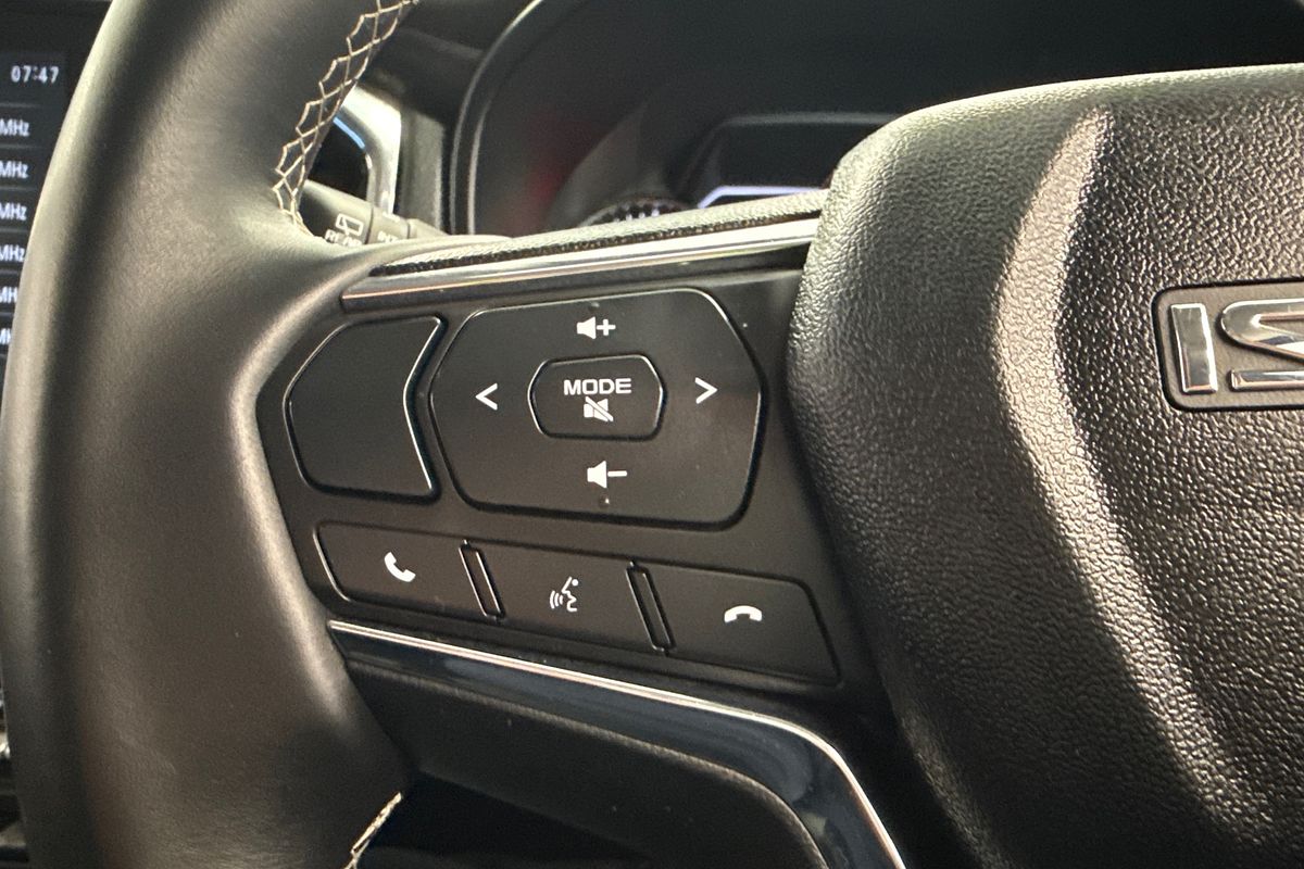 2022 Isuzu MU-X LS-T