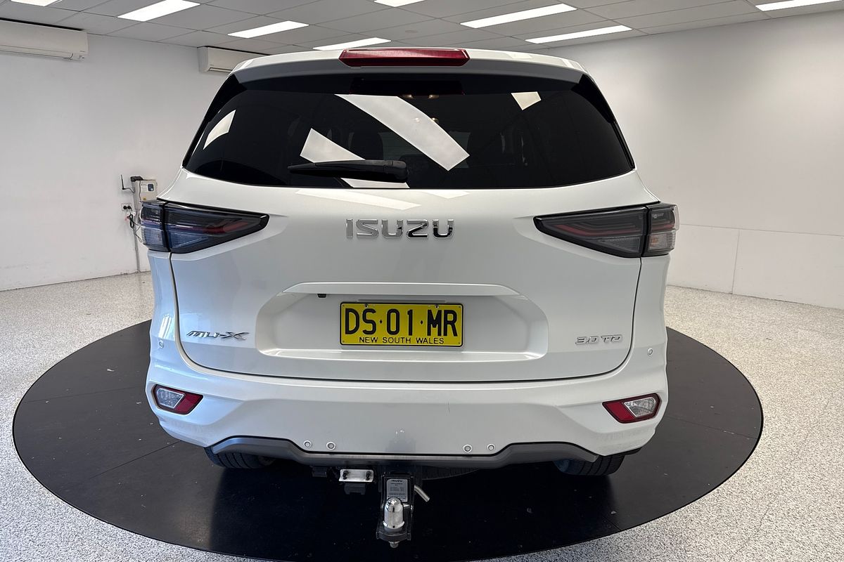 2022 Isuzu MU-X LS-T