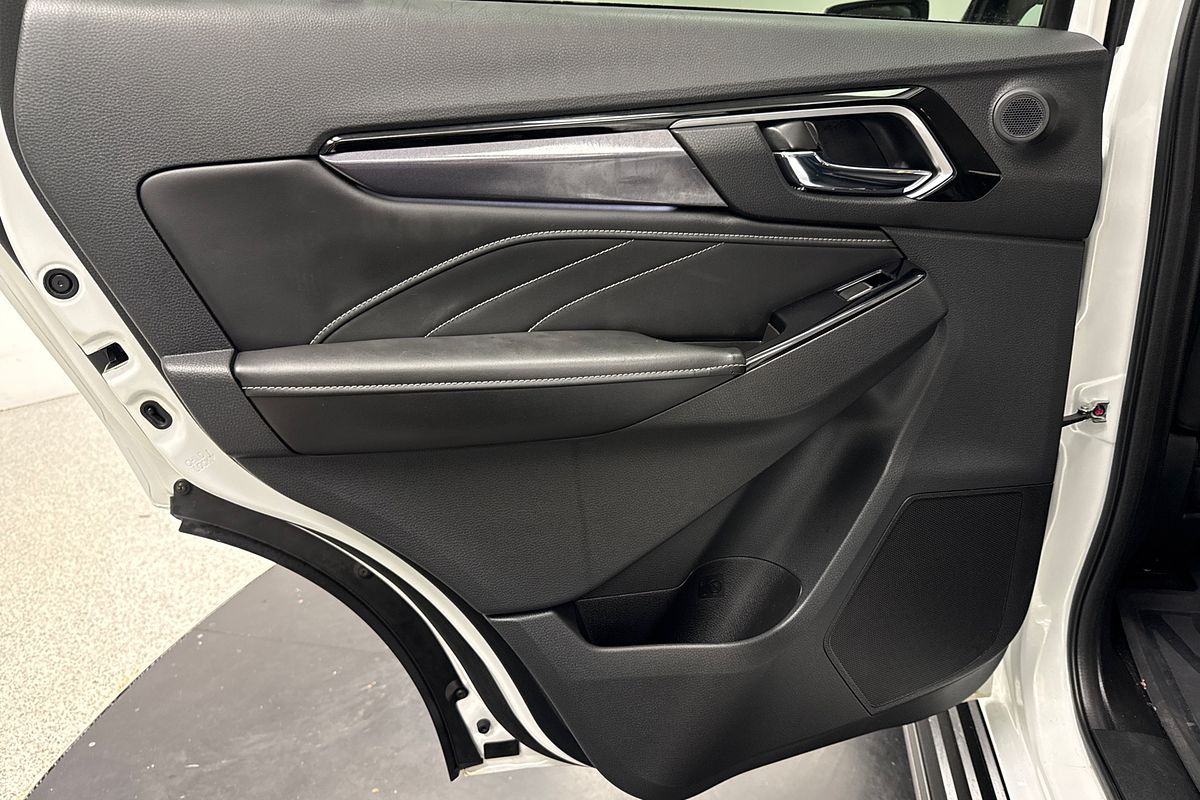 2022 Isuzu MU-X LS-T