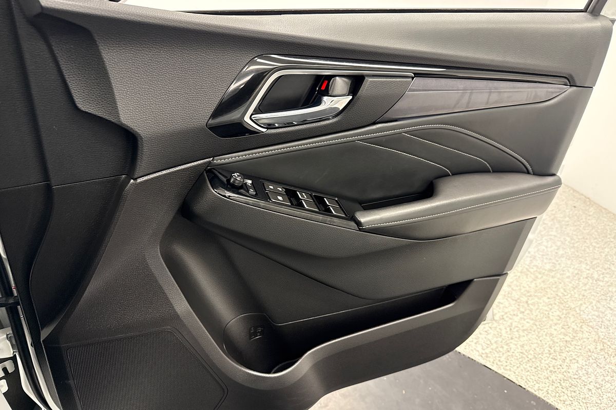2022 Isuzu MU-X LS-T