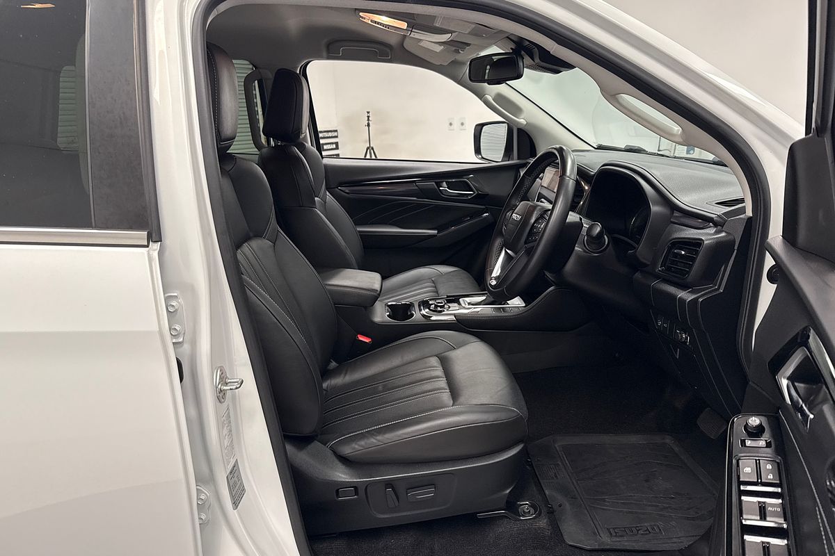 2022 Isuzu MU-X LS-T