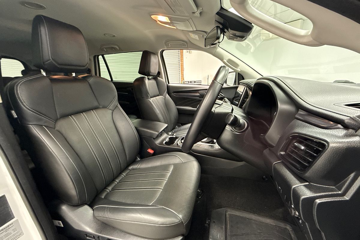 2022 Isuzu MU-X LS-T