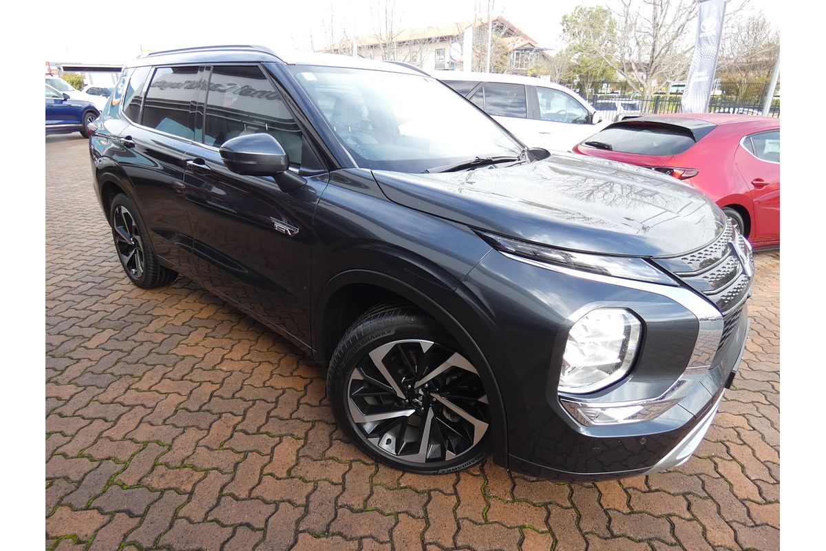 2024 Mitsubishi Outlander PHEV Exceed ZM
