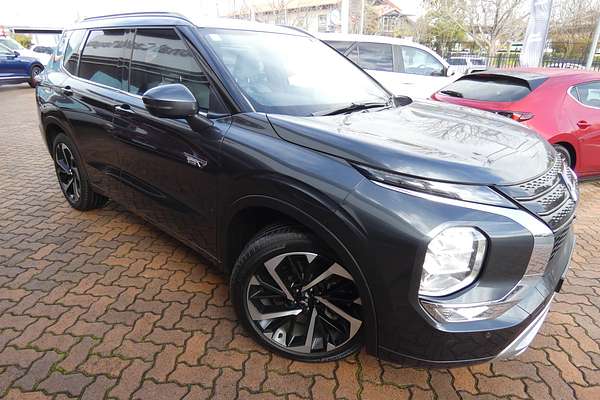 2024 Mitsubishi Outlander PHEV Exceed ZM
