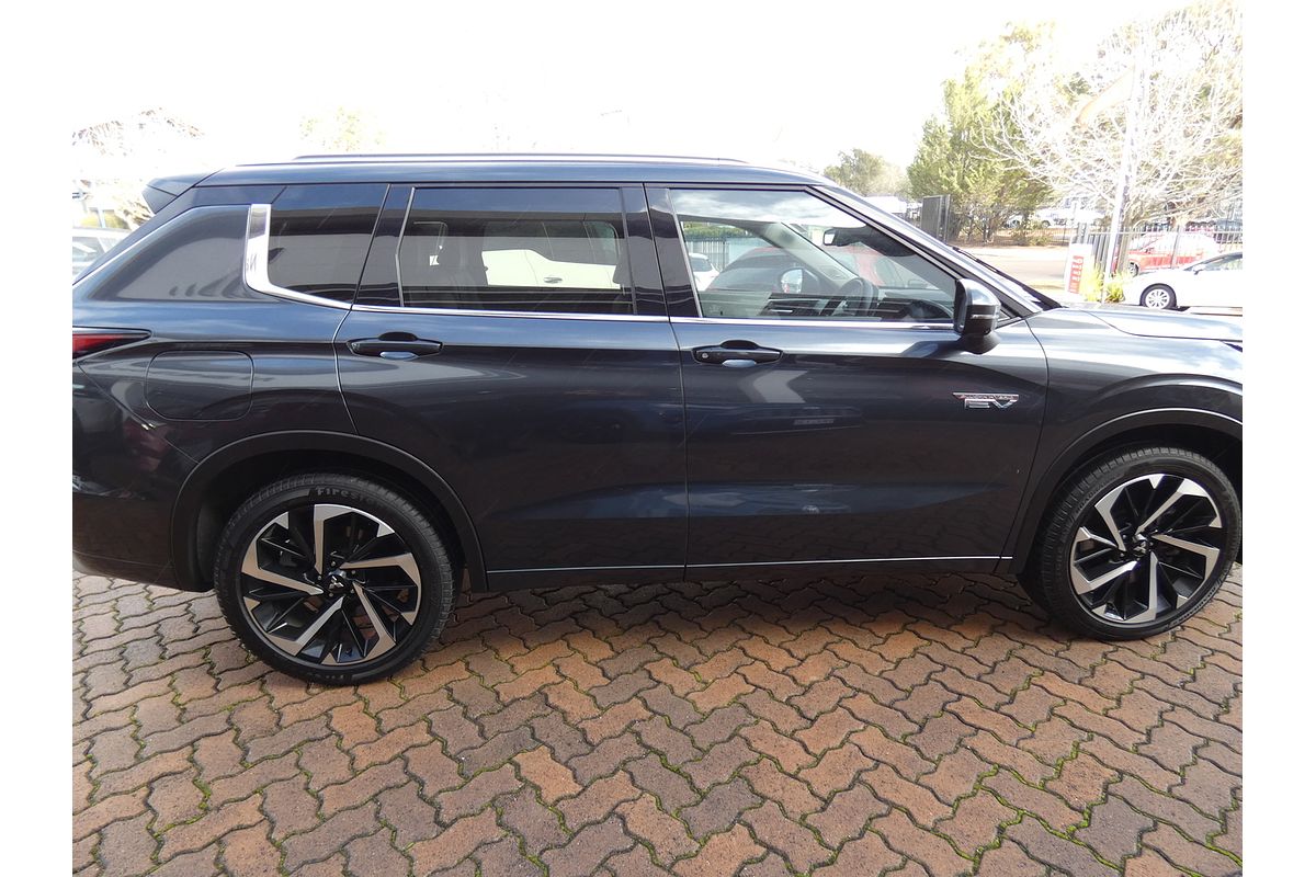 2024 Mitsubishi Outlander PHEV Exceed ZM