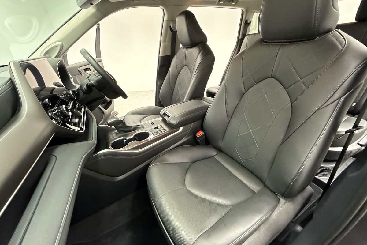 2024 Toyota Kluger Grande AXUH78R