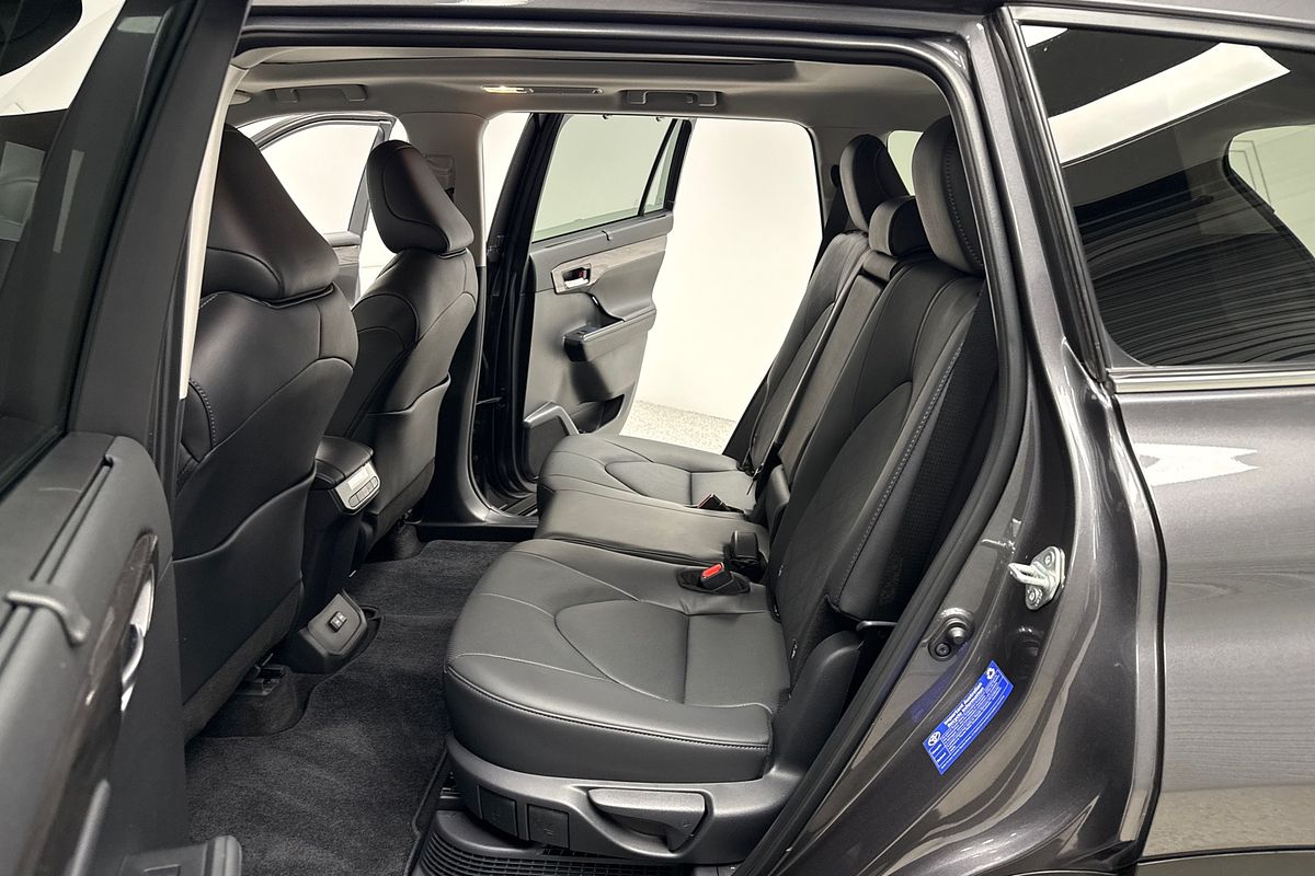 2024 Toyota Kluger Grande AXUH78R
