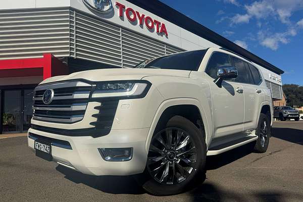 2025 Toyota Landcruiser Sahara ZX FJA300R