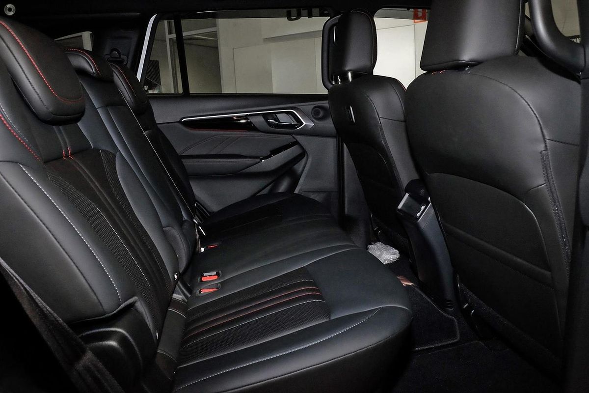 2026 Isuzu MU-X X-TERRAIN image 18