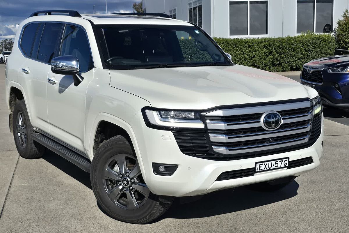 2022 Toyota Landcruiser Sahara FJA300R
