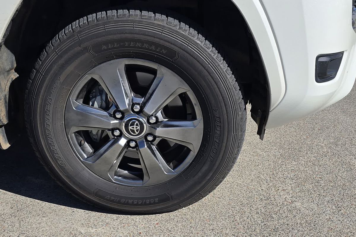 2022 Toyota Landcruiser Sahara FJA300R