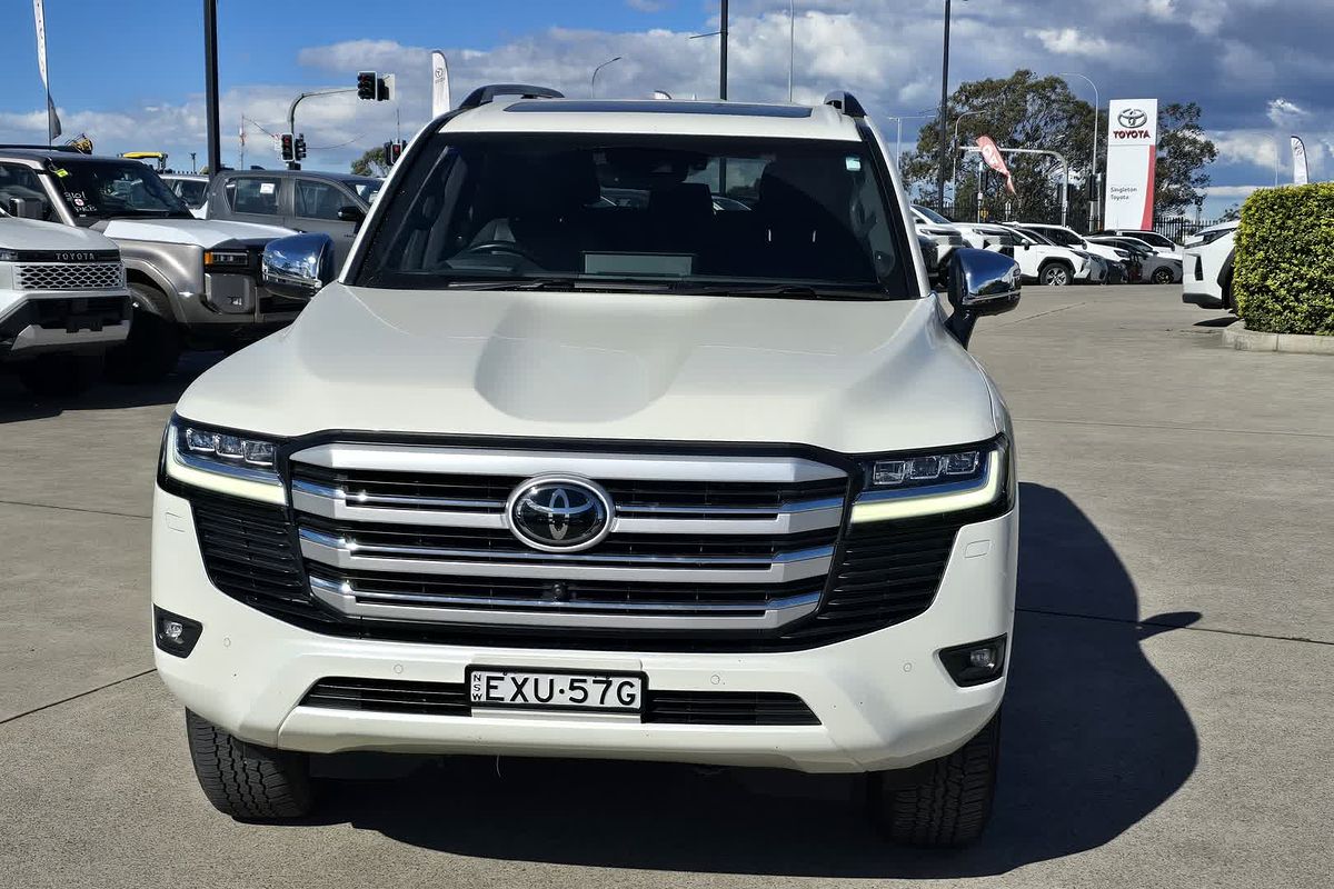 2022 Toyota Landcruiser Sahara FJA300R