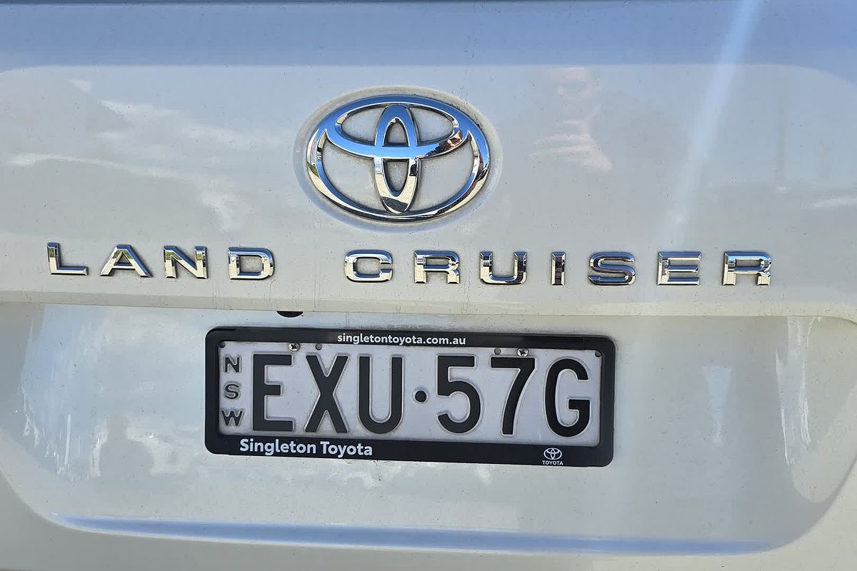 2022 Toyota Landcruiser Sahara FJA300R