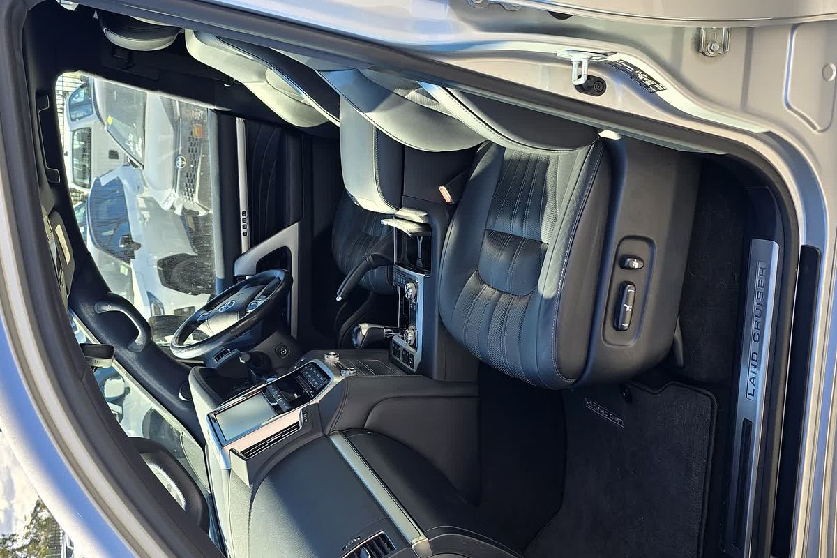 2021 Toyota Landcruiser Sahara VDJ200R