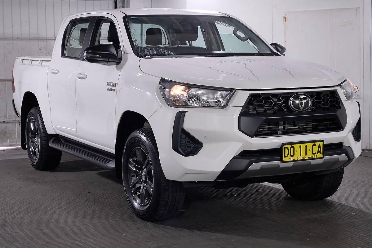 2025 Toyota Hilux SR GUN126R 4X4