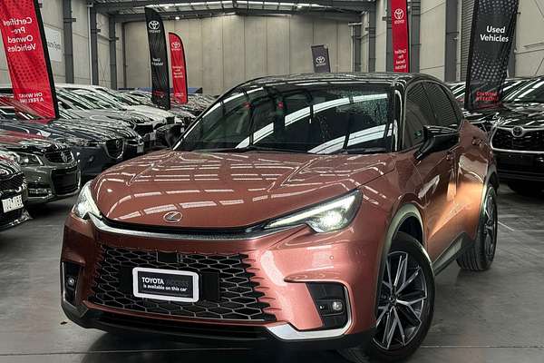 2024 Lexus LBX Luxury MAYH10R