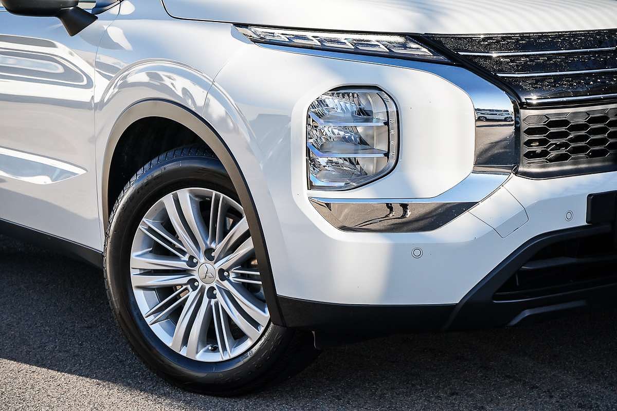 2024 Mitsubishi Outlander ES ZM