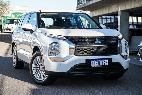 2024 Mitsubishi Outlander ES ZM