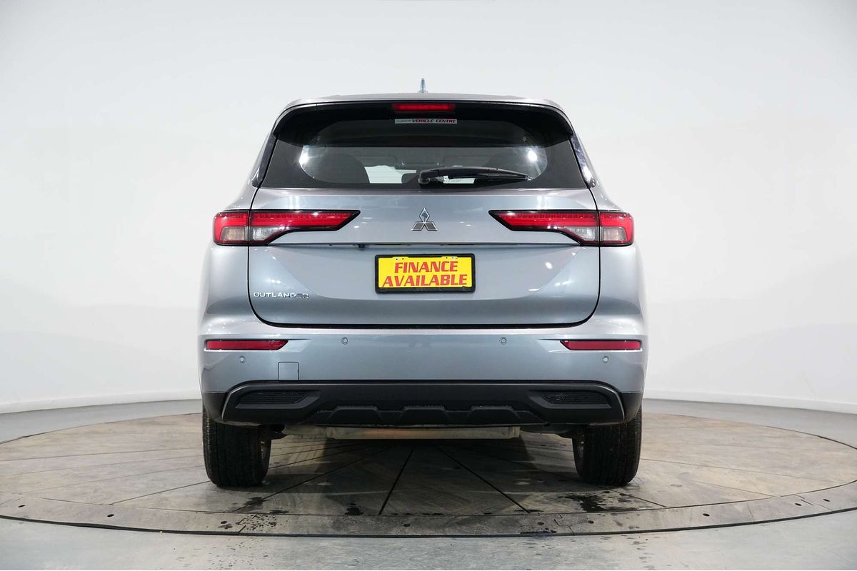 2022 Mitsubishi Outlander ES ZM