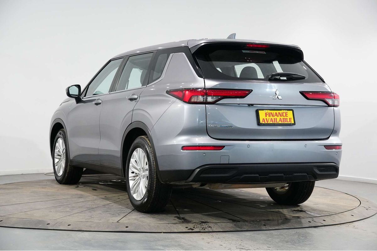2022 Mitsubishi Outlander ES ZM
