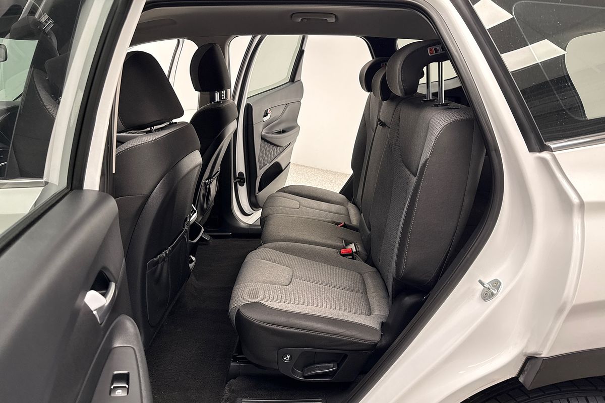 2019 Hyundai Santa Fe Active TM.2