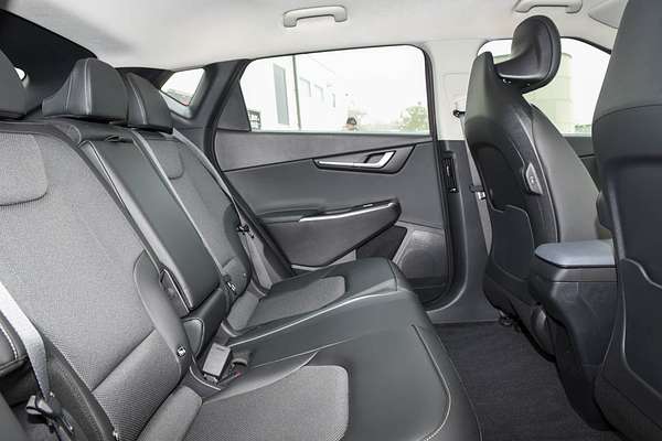 2024 Kia EV6 Air CV thumb-8