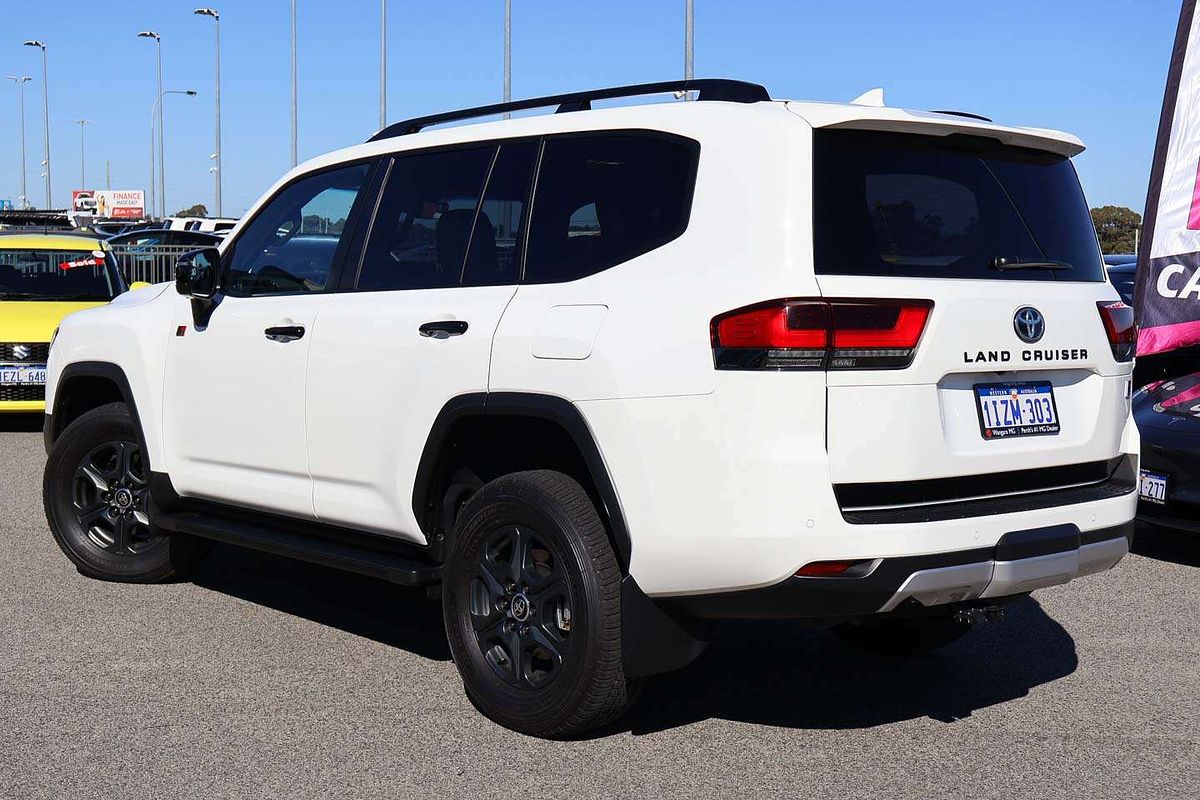 2024 Toyota Landcruiser GR Sport FJA300R
