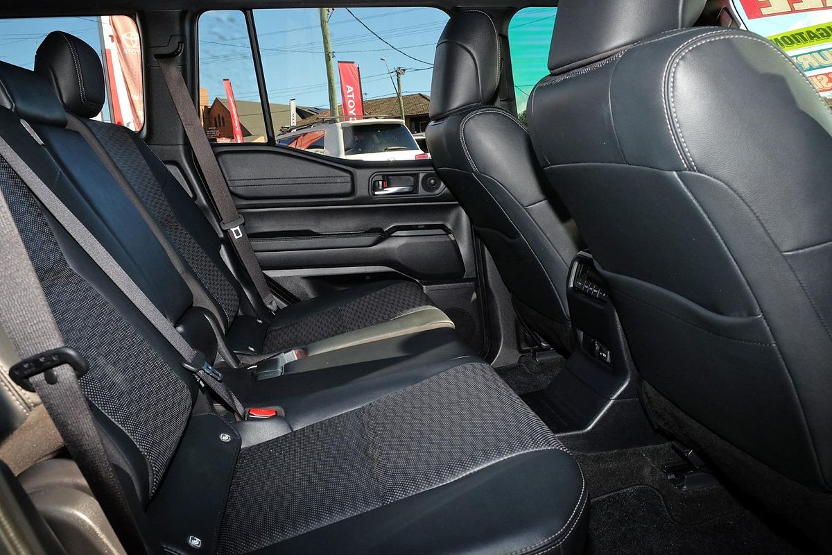 2025 Toyota Landcruiser Prado VX GDJ251R