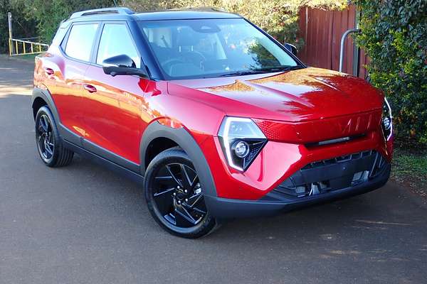 2025 Mahindra XUV 3XO AX7L