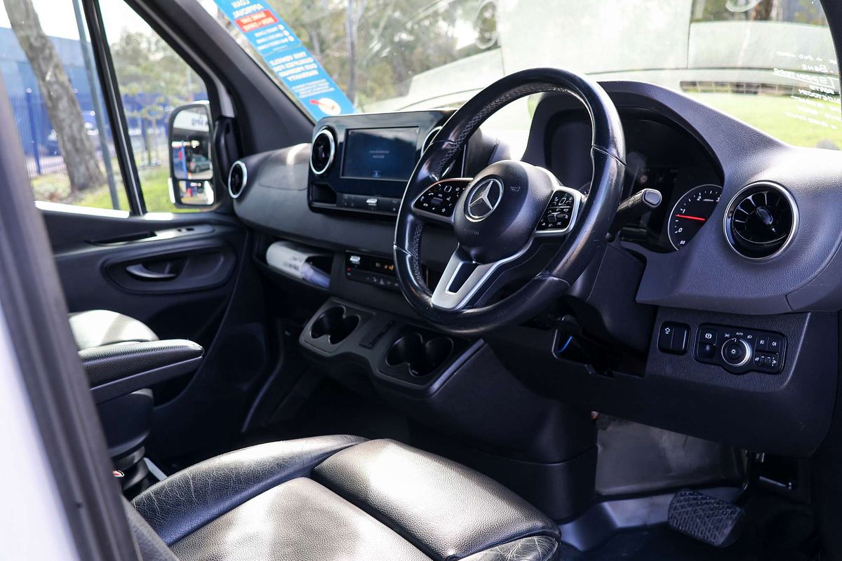 2020 Mercedes-Benz Sprinter 419CDI VS30 MWB Low Roof image 16