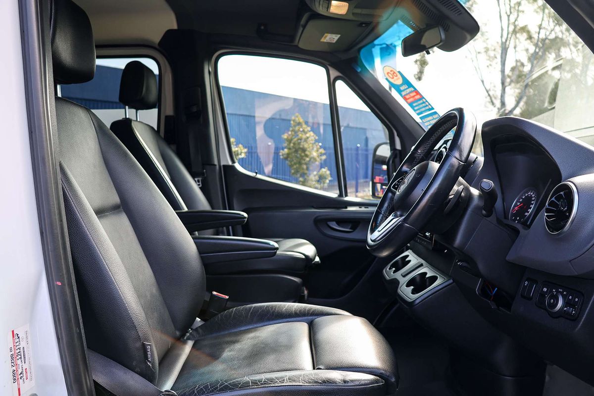 2020 Mercedes-Benz Sprinter 419CDI VS30 MWB Low Roof image 19