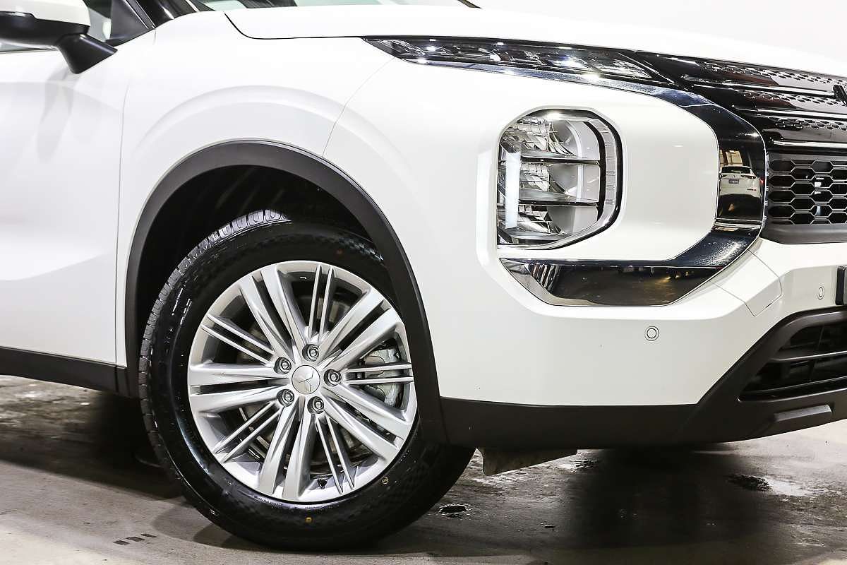 2025 Mitsubishi Outlander ES ZM