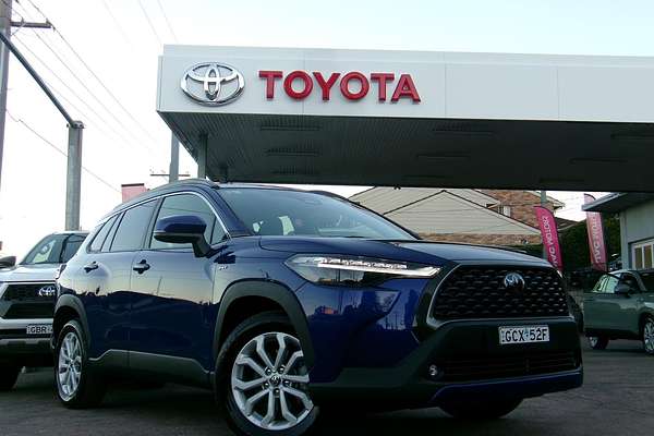 2024 Toyota Corolla Cross GXL MXGH10R