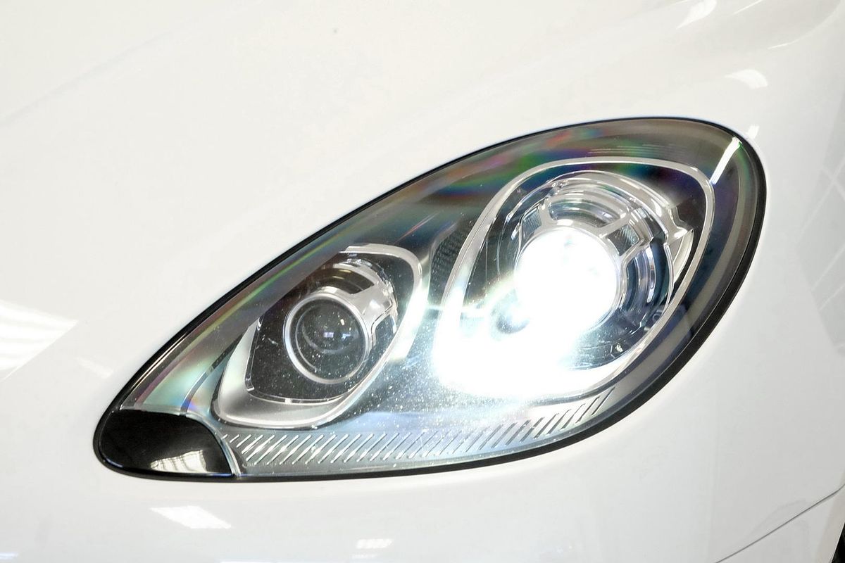 2015 Porsche Macan S Diesel 95B image 4