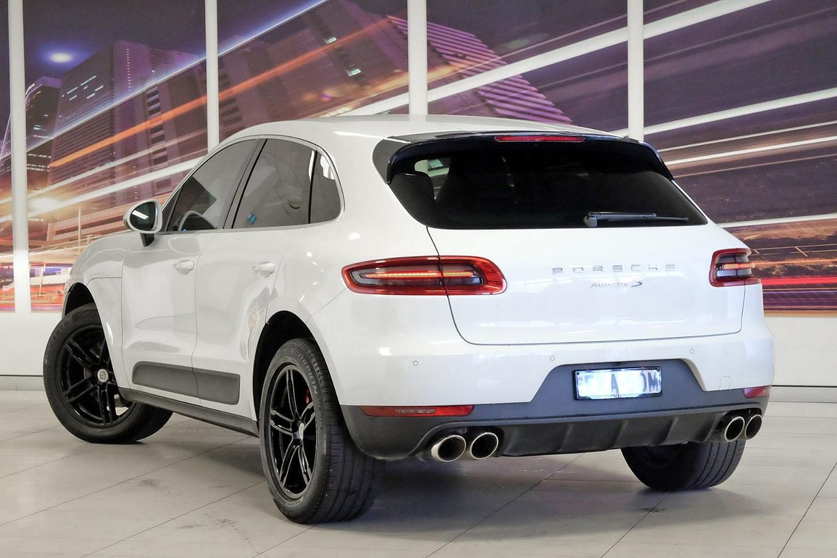2015 Porsche Macan S Diesel 95B image 6