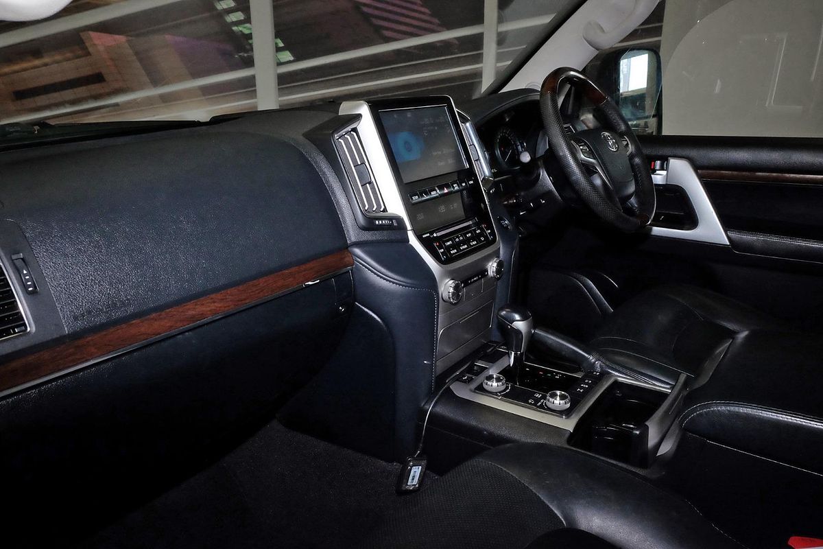 2016 Toyota Landcruiser VX VDJ200R image 7