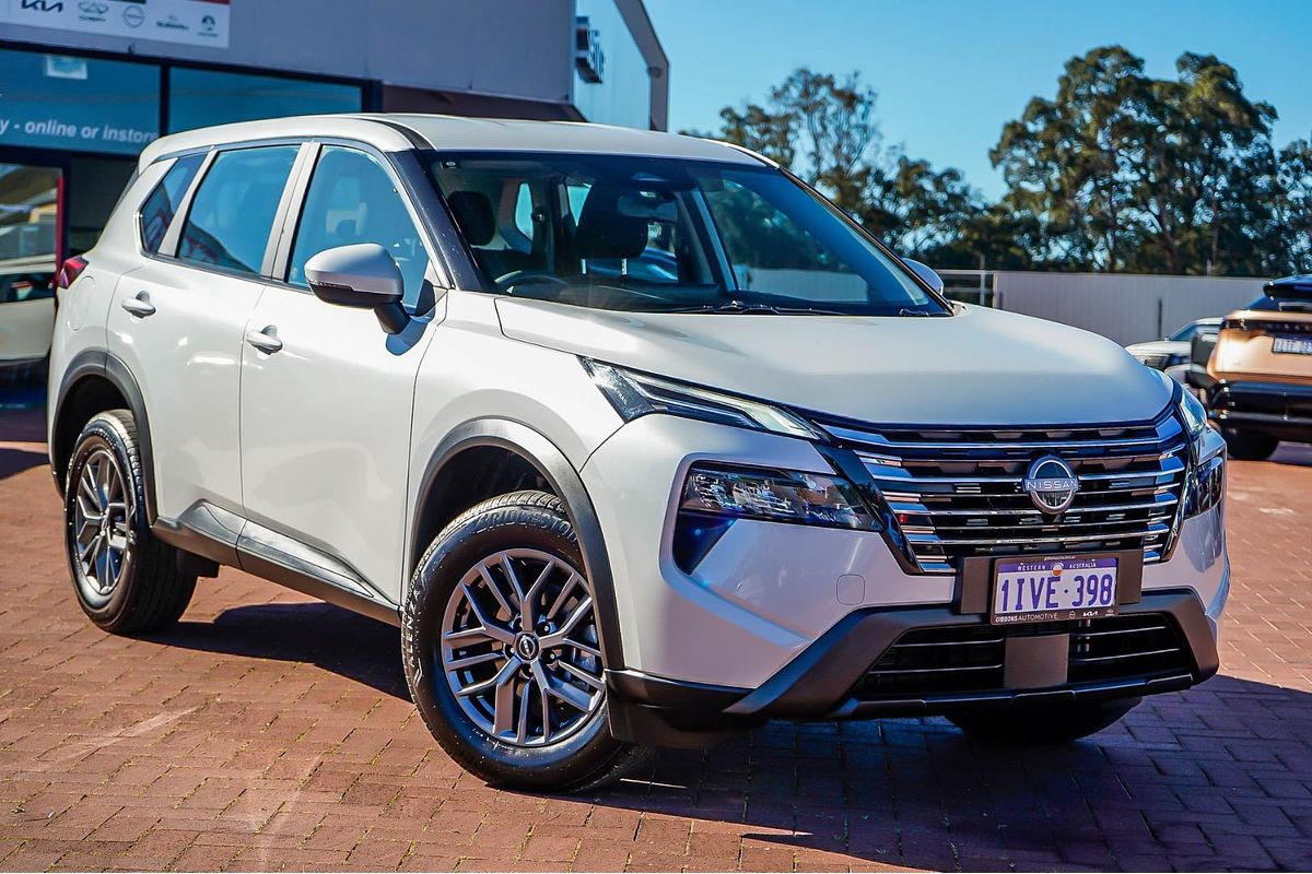 2025 Nissan X-TRAIL ST T33