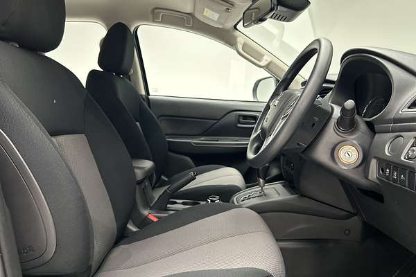 2024 Mitsubishi Triton GLX MR 4X4 thumb-11