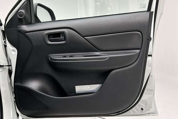2024 Mitsubishi Triton GLX MR 4X4 thumb-17