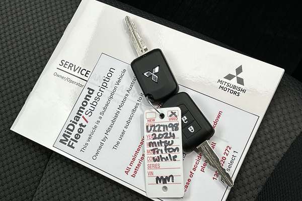 2024 Mitsubishi Triton GLX MR 4X4 thumb-21